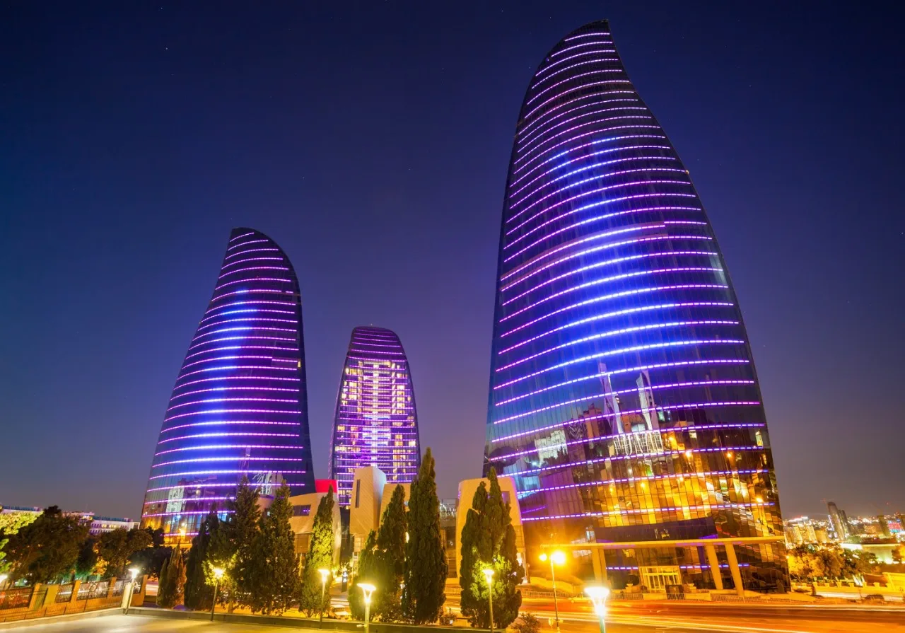 How to Get Around Baku: A First-Time Visitor's Transport Guide - Featured Image